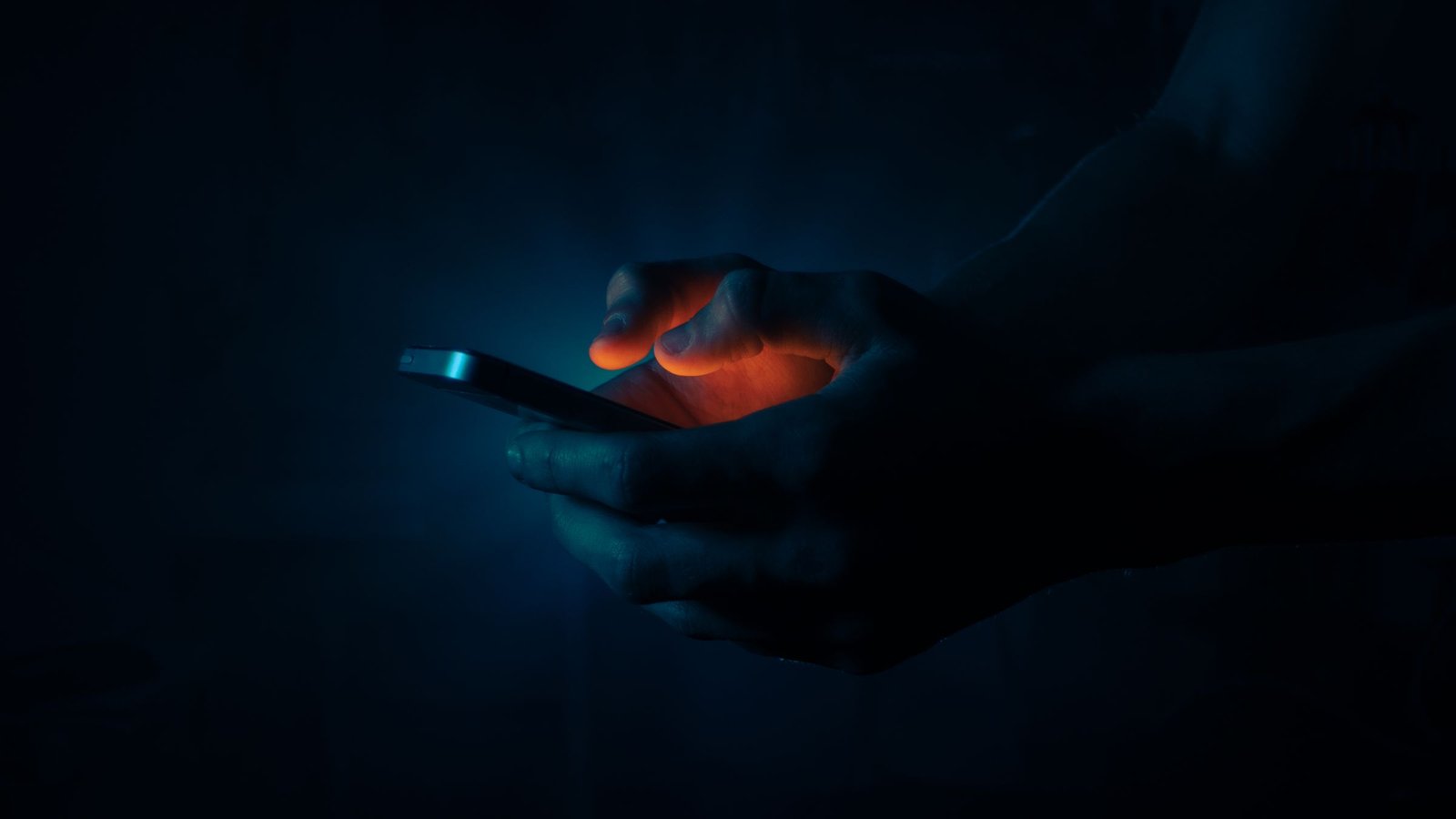 Consumer using an AI assistant on a smartphone